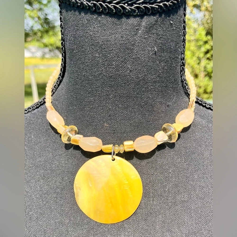 VTG 70s Yellow Shell  Like Statement Necklace Boho Chic Choker Handmade Jewelry